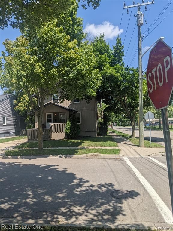 Property Photo:  1591 Humphrey Avenue SE  MI 48009 
