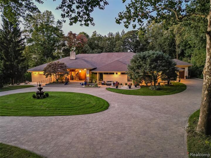 Property Photo:  17477 Iris Circle  MI 48036 