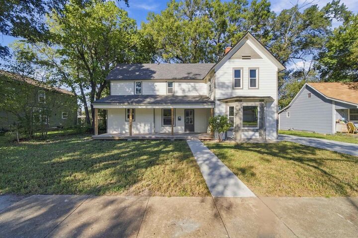 Property Photo: 209 N Oak KS 67154