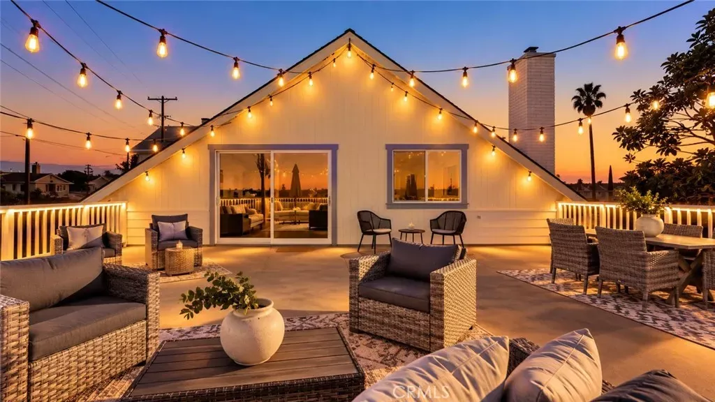 Property Photo: 1467 11th CA 90266