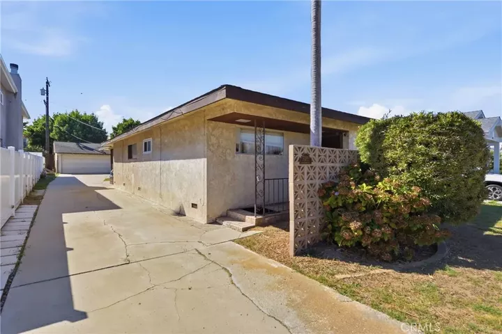 Property Photo:  2308 Graham  CA 90278 