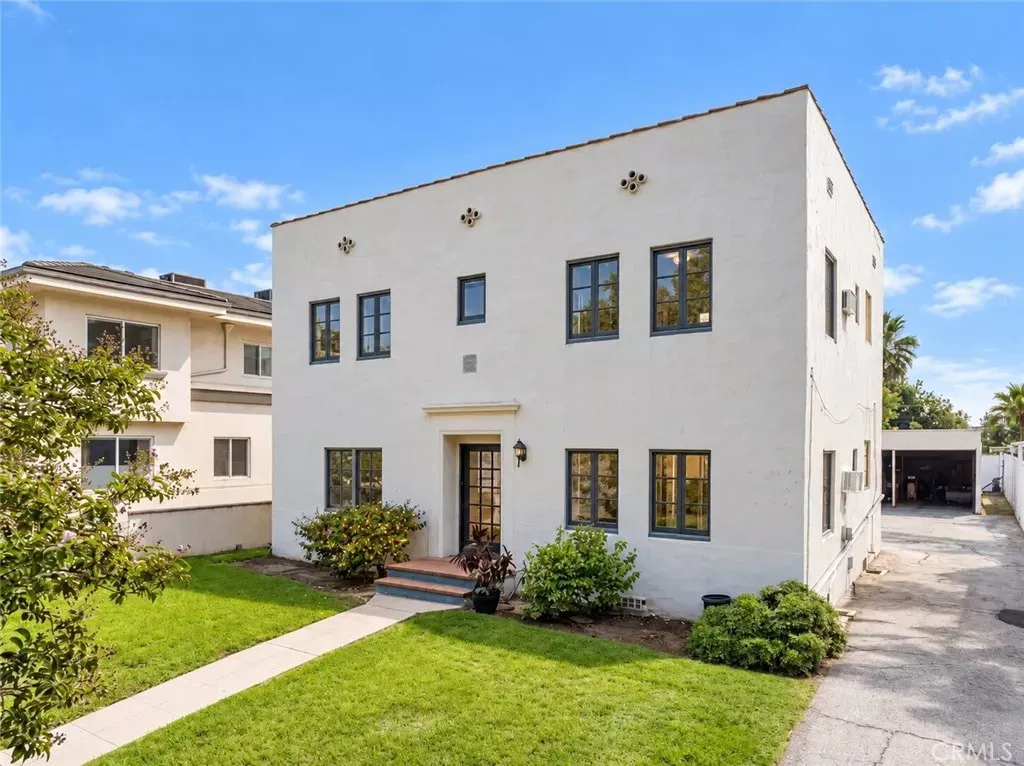 Property Photo:  264 Glenarm Street East 1  CA 91106 