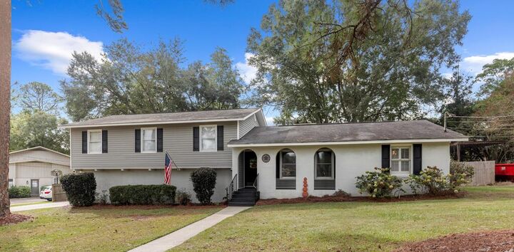 Property Photo: 901 Camelot Ct. AL 36303