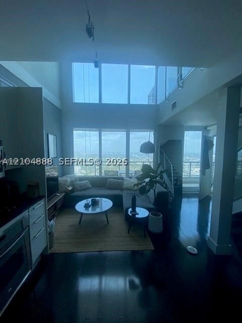 Property Photo: 60 SW 13th St 4611 FL 33130
