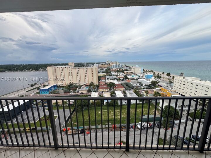 Property Photo:  1201 S Ocean Dr 1504N  FL 33019 