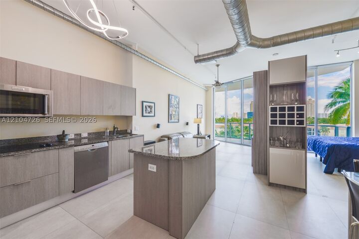 Property Photo:  3029 NE 188th St 516  FL 33180 