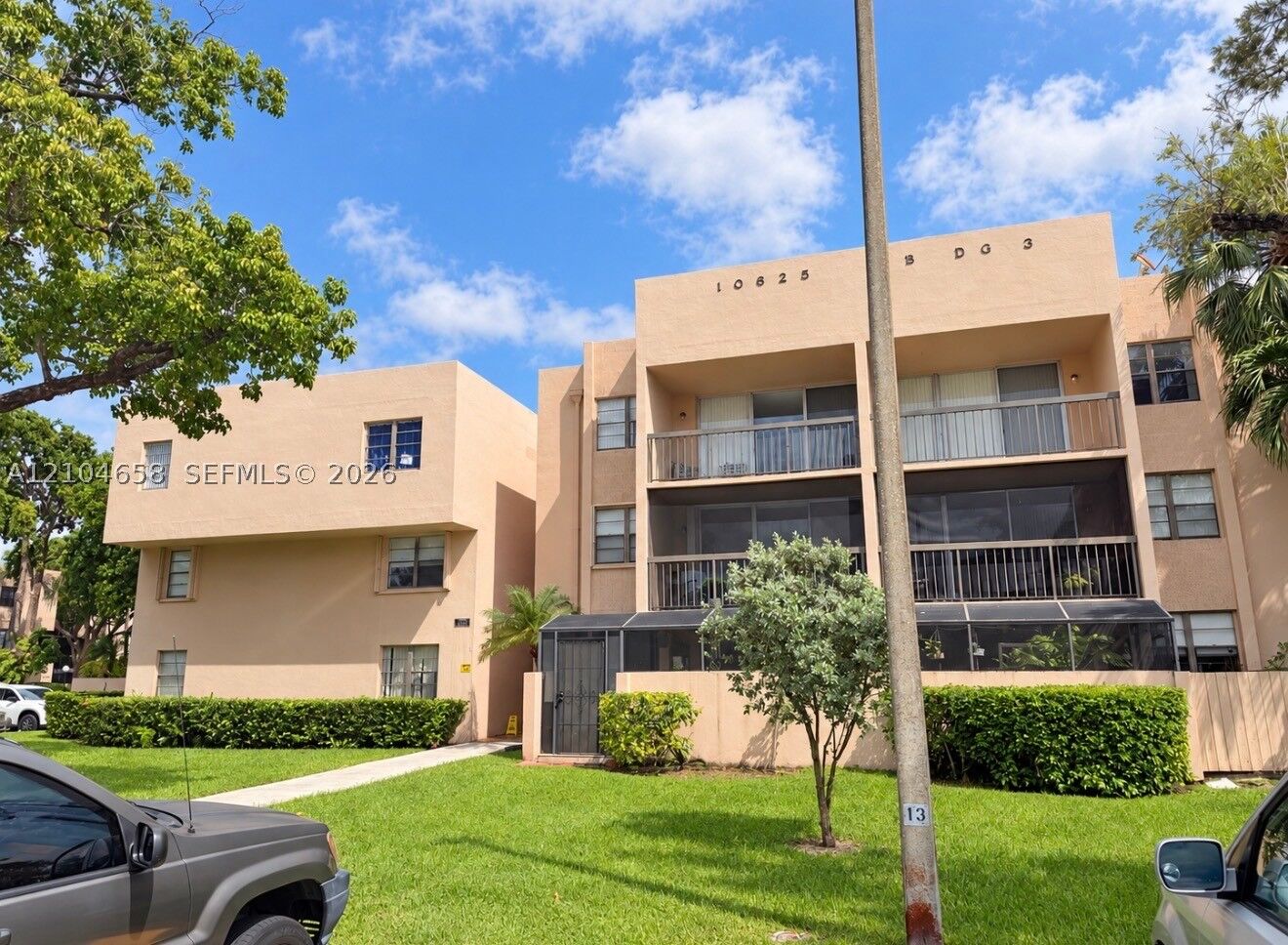 Property Photo: 10625 SW 112th Ave 311 FL 33176