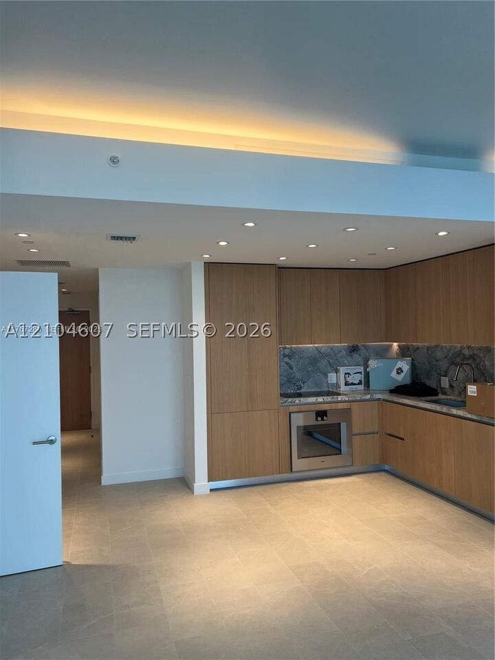 Property Photo: 500 Alton Rd 1008 FL 33139