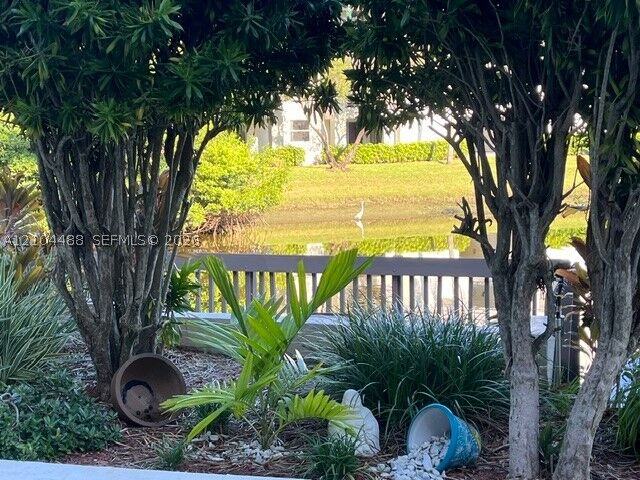 Property Photo:  520 SE 12th St 305  FL 33004 