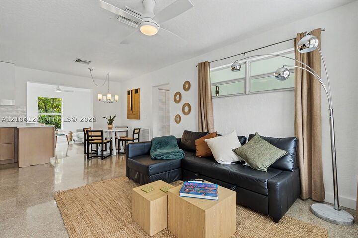 Property Photo:  471 SW 27th Ter  FL 33312 