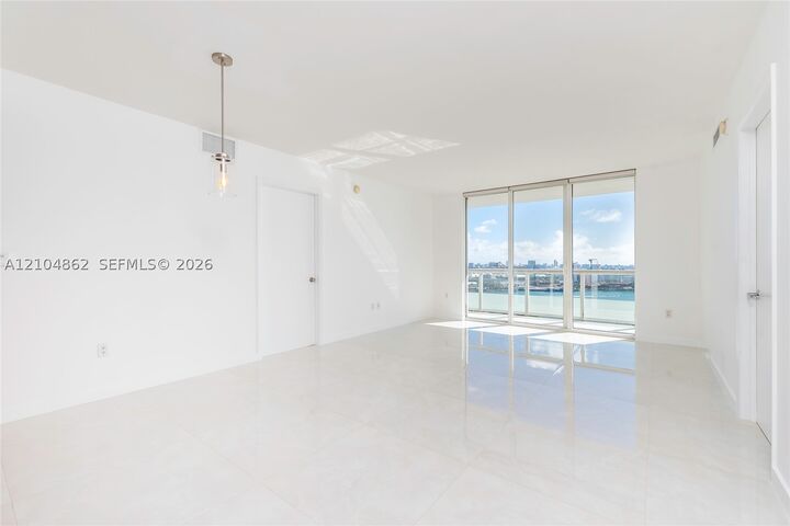 Property Photo:  50 Biscayne Blvd 1808  FL 33132 