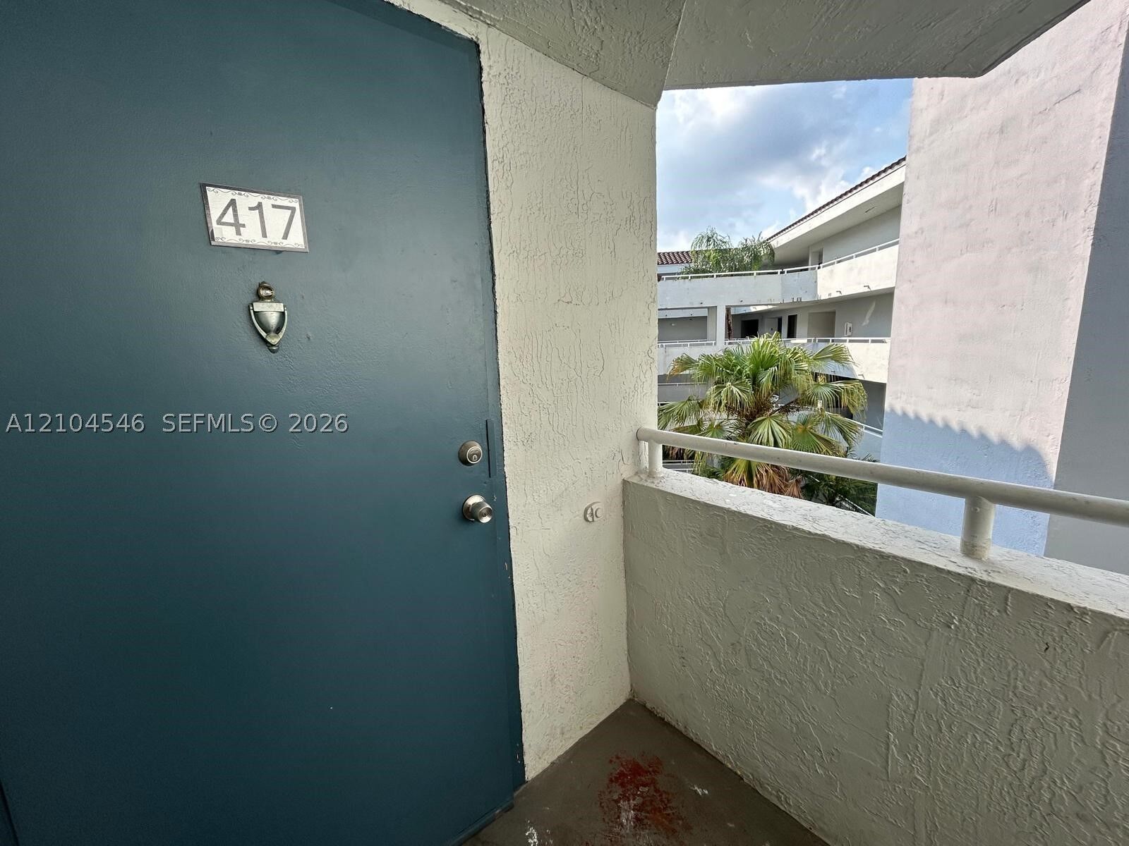 Property Photo:  