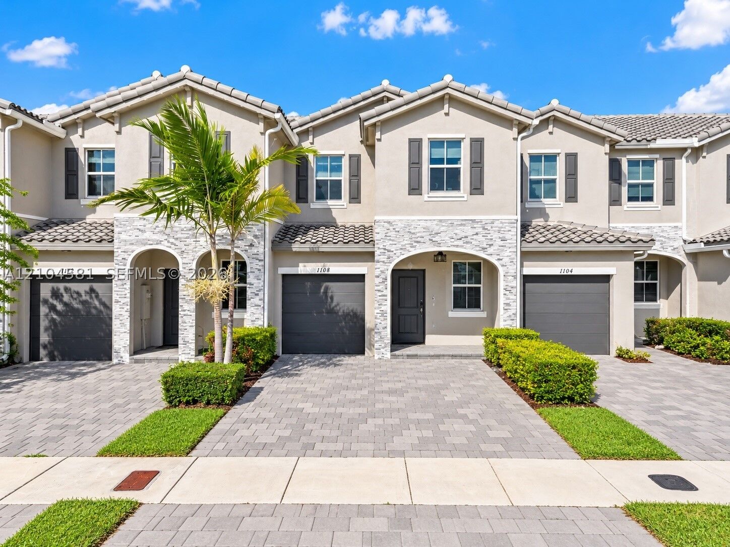 Property Photo:  1108 SE 26th Ter  FL 33035 