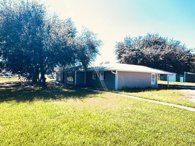 Property Photo: 440 N Timberlane TX 77662