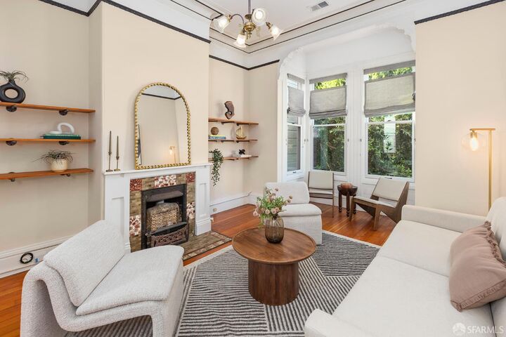 Property Photo:  279 Bartlett Street  CA 94110 