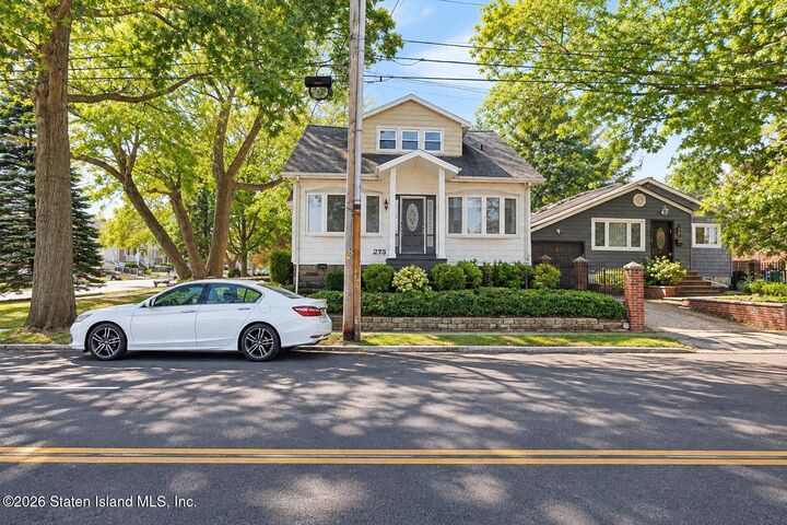 Property Photo:  278 Caswell Avenue  NY 10314 