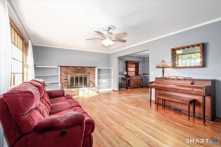 Property Photo:  9 Kendall Terrace East  CT 06811 