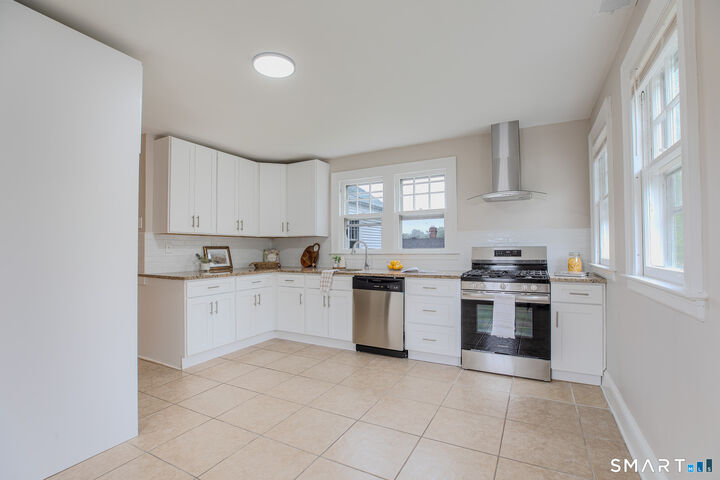 Property Photo: 219 Jordan Lane 2 CT 06109