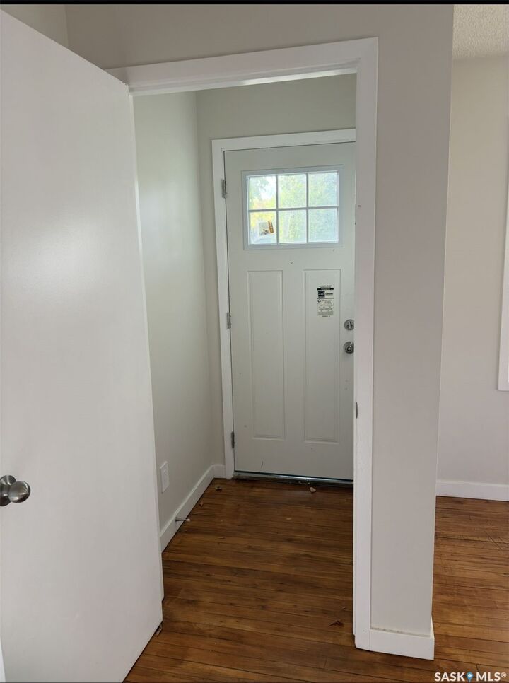 Property Photo:  1216 K Avenue S  SK S7M 2G7 