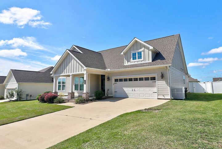 Property Photo:  121 Leaf St.  AL 36350 