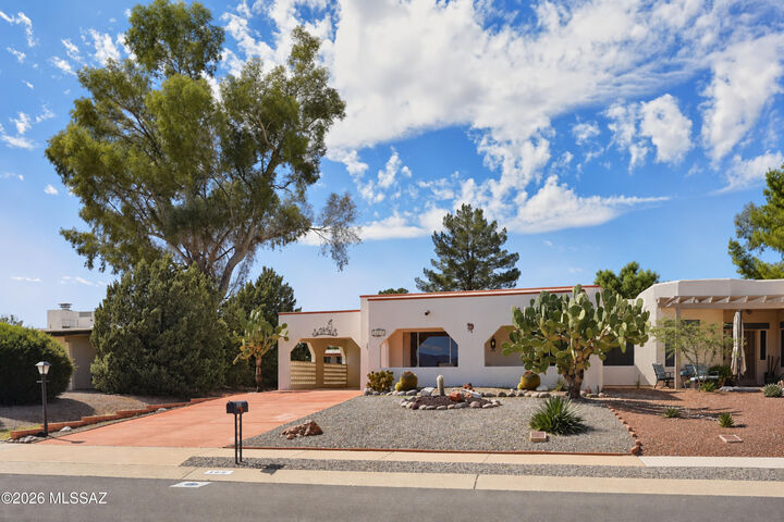 Property Photo:  152 E Paseo De Golf  AZ 85614 