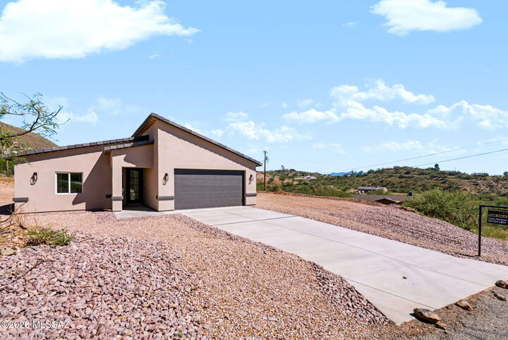 Property Photo:  1330 Ginger Court  AZ 85648 