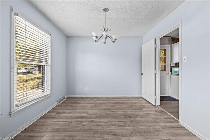 Property Photo:  2507 Dumfries Road  NC 27407 