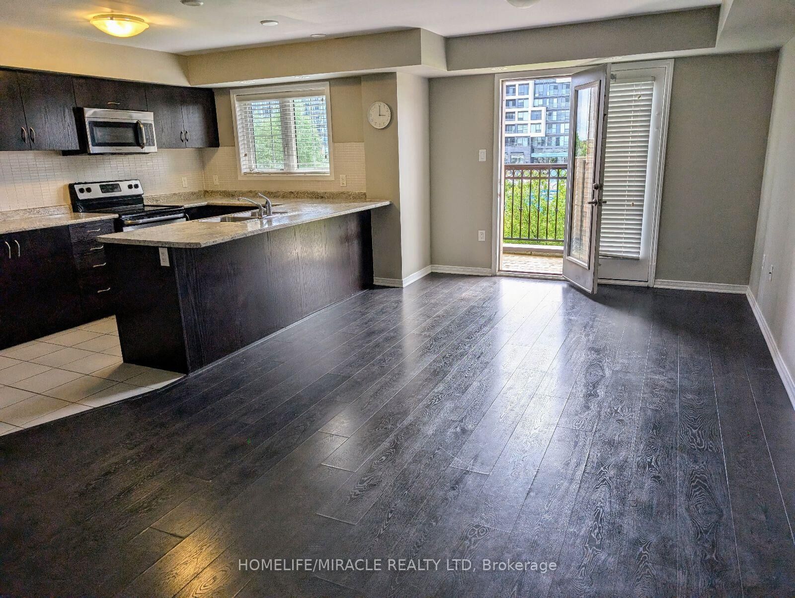 Property Photo:  2441 Greenwich Drive 69  ON L6M 0S4 