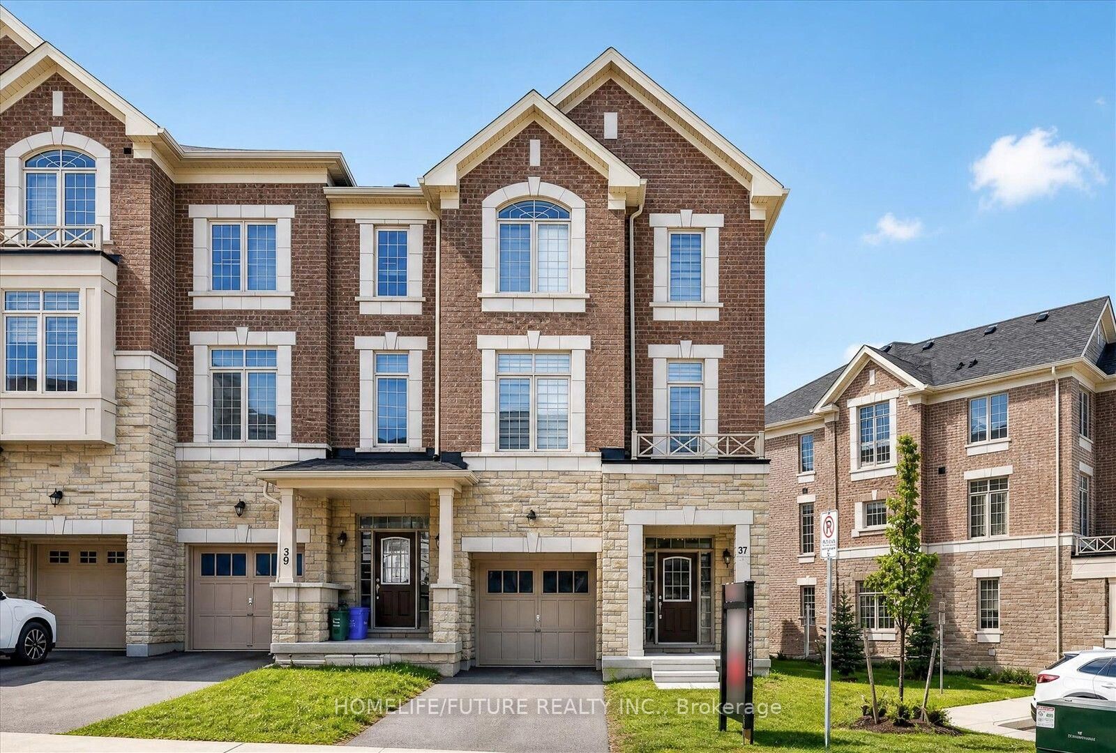 Property Photo: 37 Andress Way ON L3S 0E9