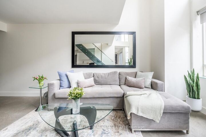 Property Photo: 80 Cumberland Street 1103 ON M5R 3V1