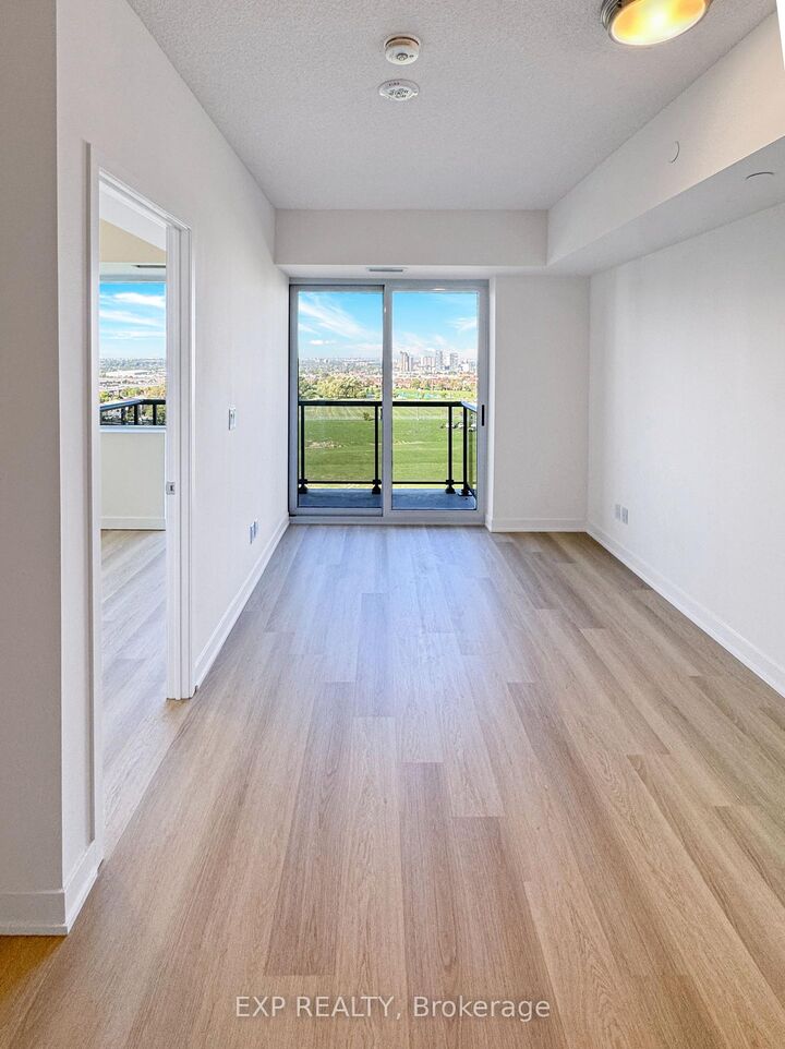Property Photo:  2825 Jane Street 913  ON M3N 0A8 