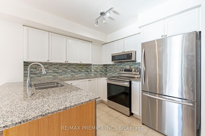 Photo de la propriété: 33 Elm Drive W 2002 ON L5B 4M2