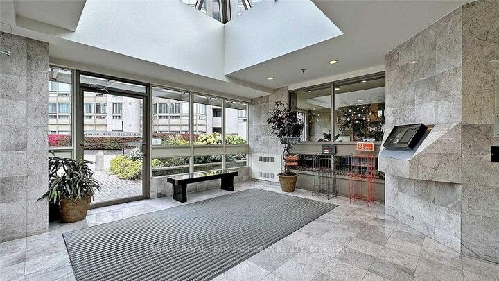 Property Photo: 3233 Eglinton Avenue E 1611 ON M1J 3N6