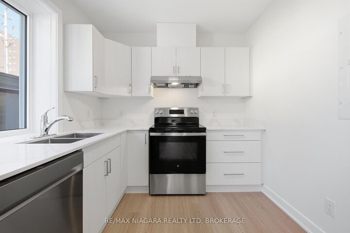 Property Photo:  140 Church Street 204  ON L2R 3E4 