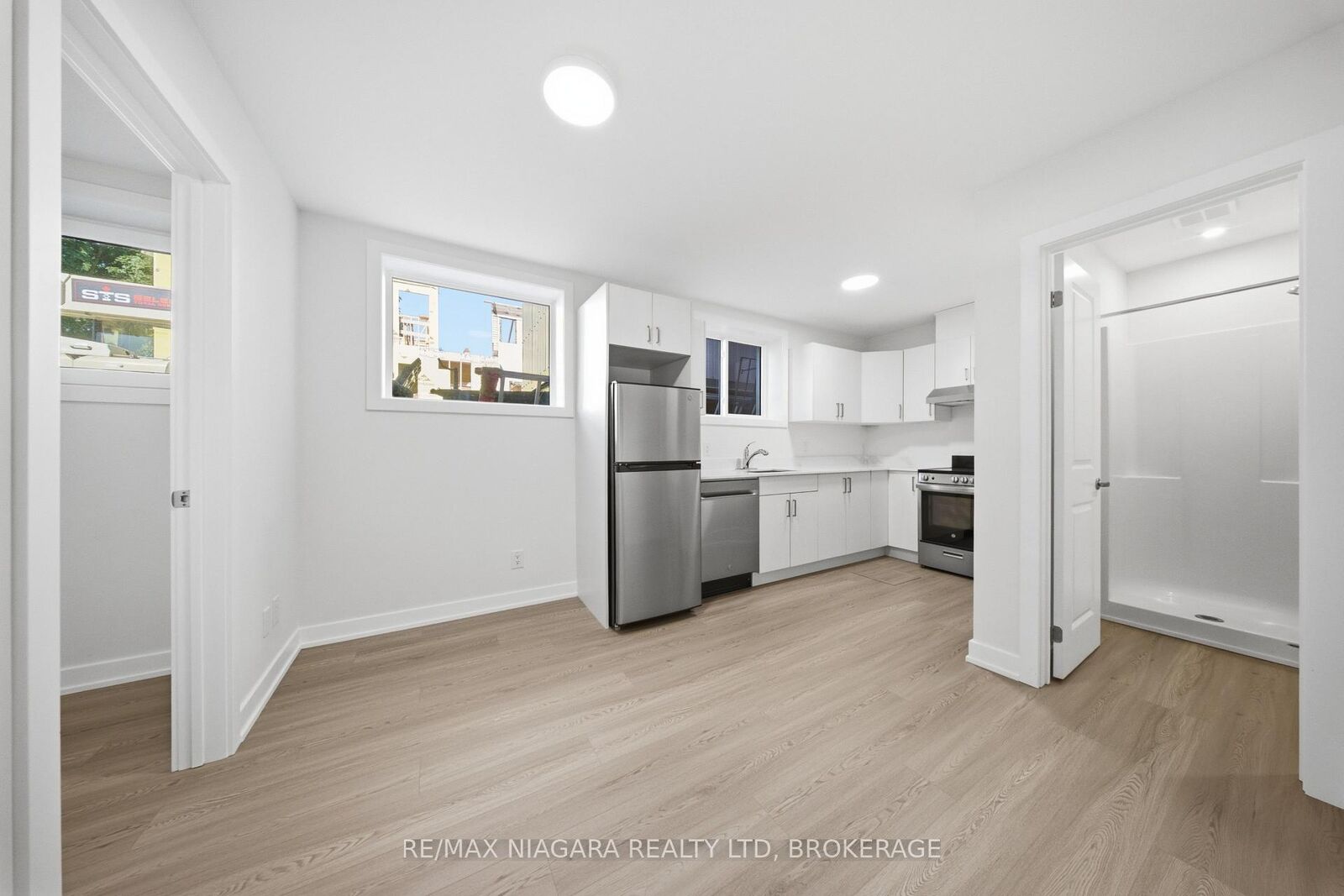 Property Photo:  140 Church Street B04  ON L2R 3E4 