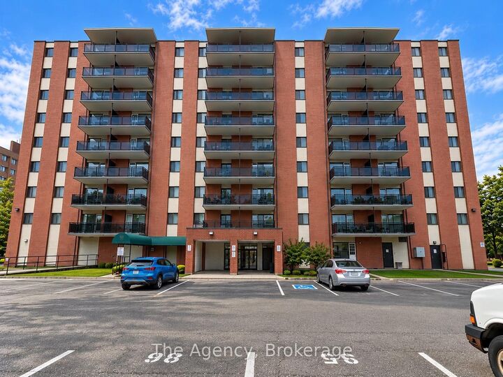 Property Photo:  45 Paisley Boulevard W 1009  ON L5B 1E4 