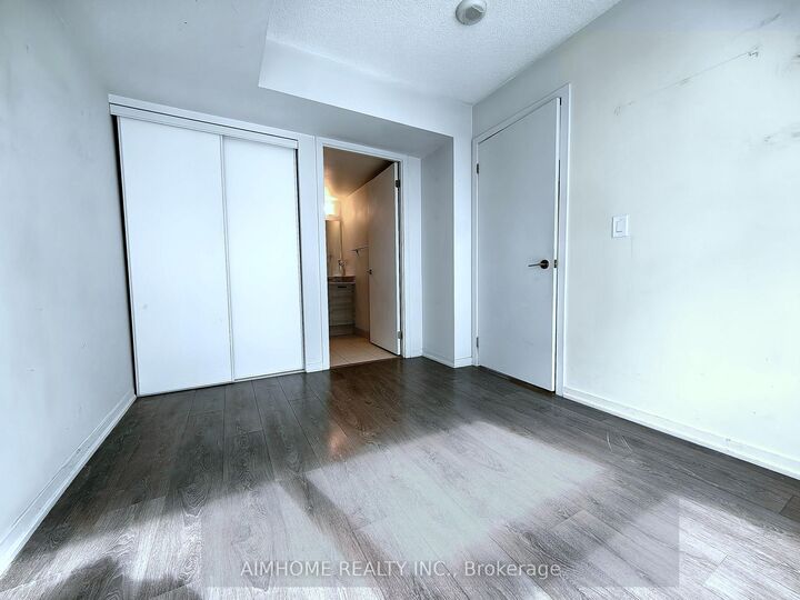Property Photo: 36 Lisgar Street 1916 ON M6J 0C7