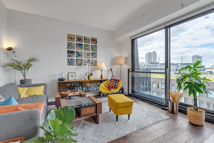 Property Photo:  47 Lower River Street 636  ON M5A 0G1 