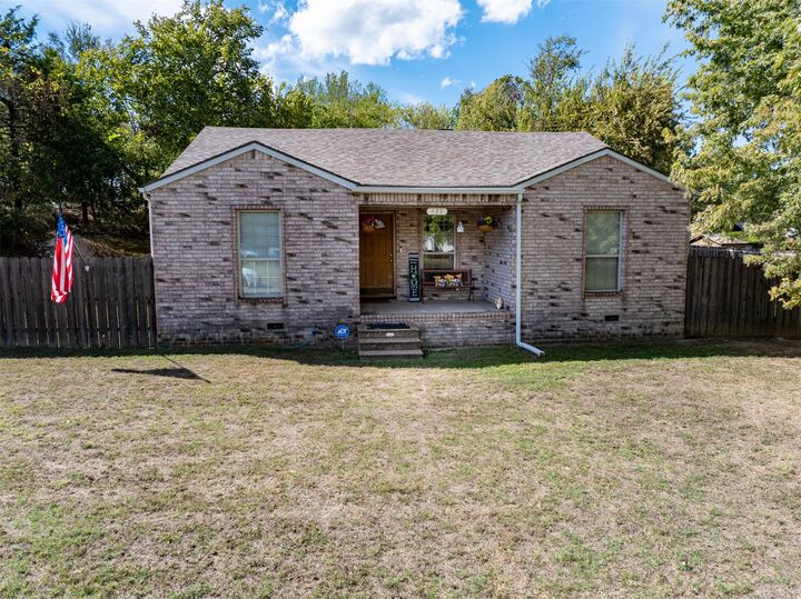 Property Photo: 420 S Virginia Avenue OK 74030