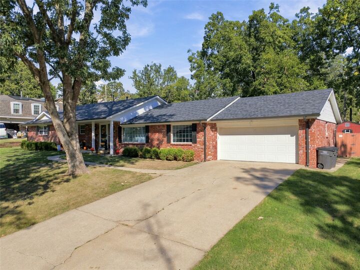 Property Photo: 1352 Evergreen Drive OK 74006