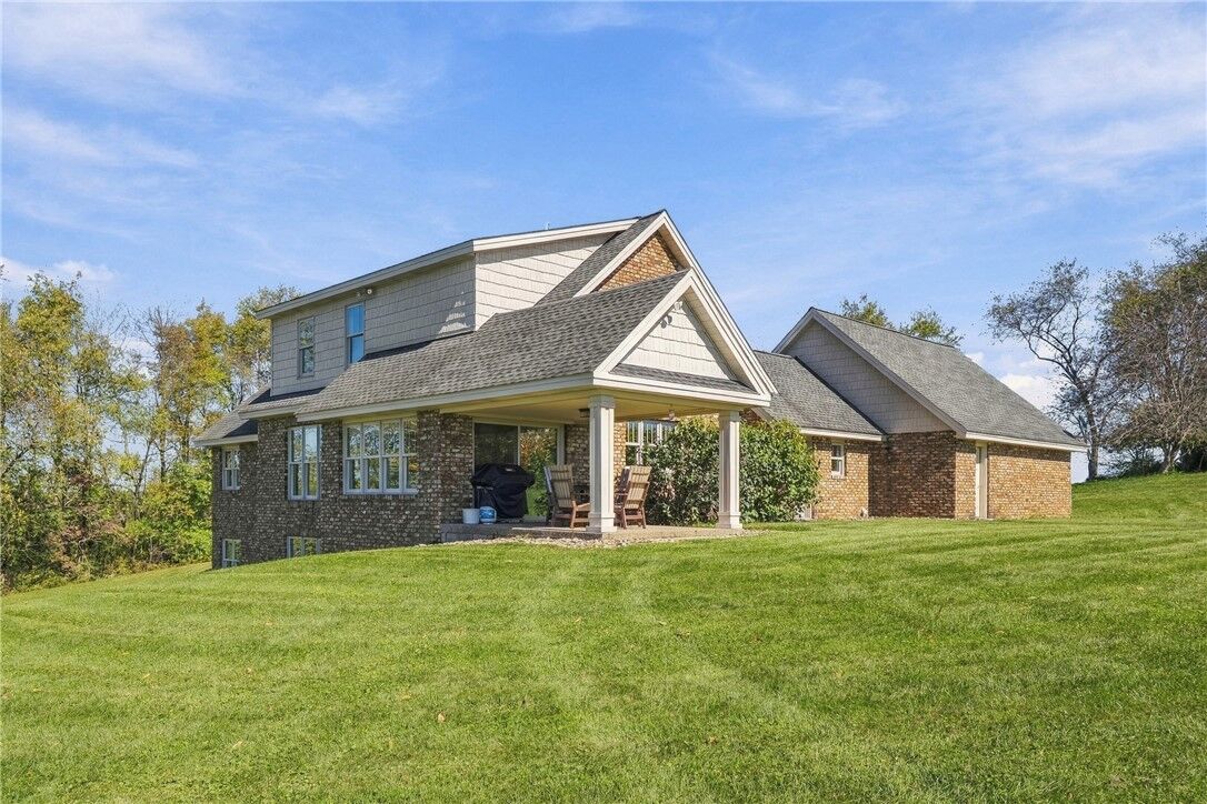 Property Photo:  160 S Benbrook Rd  PA 16001 
