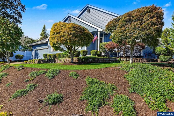 Property Photo:  260 NW Elderberry Ln  OR 97338 