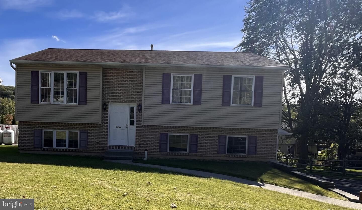 Property Photo: 1444 Stanley Avenue PA 18103