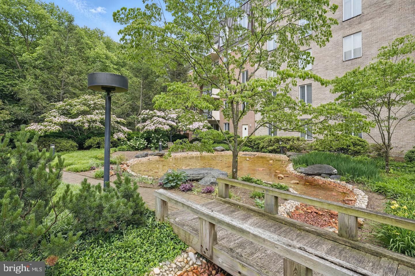 Property Photo:  8101 Connecticut Avenue N-304  MD 20815 