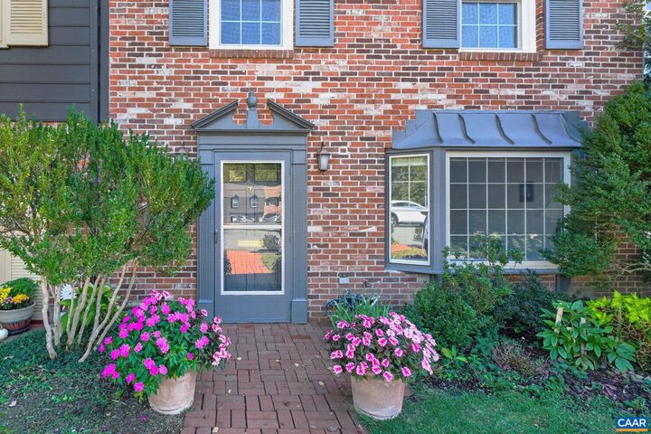 Property Photo: 36 Georgetown Green VA 22901