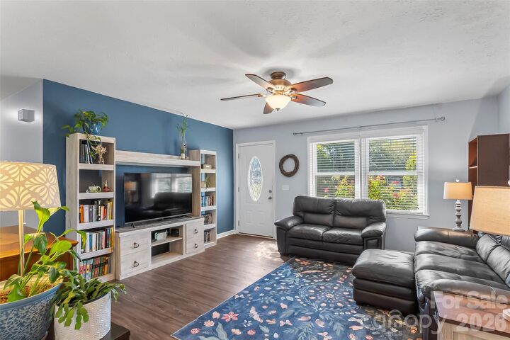 Property Photo: 23 E Silverleaf Drive NC 28739