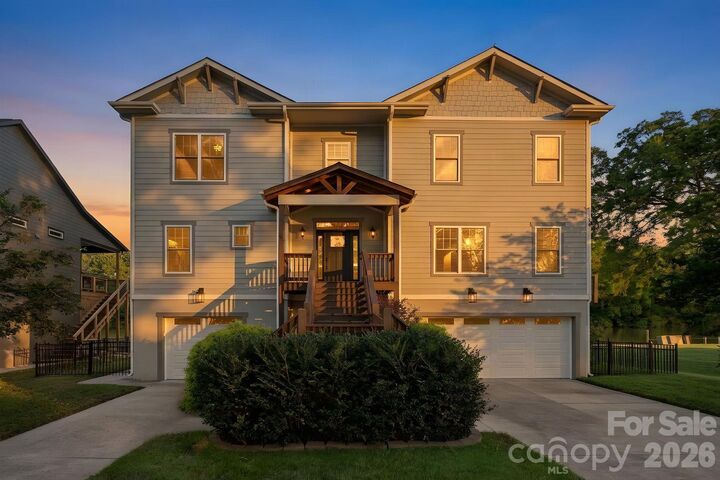 Property Photo: 1333 Riverside Drive NC 28214