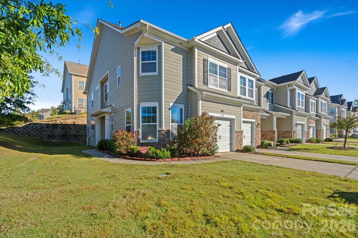 Property Photo:  6556 Harris River Way  NC 28269 