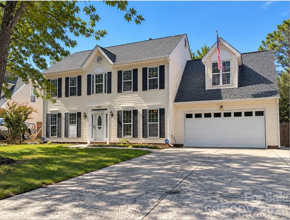 Property Photo: 10008 Wild Dogwood Court NC 28273
