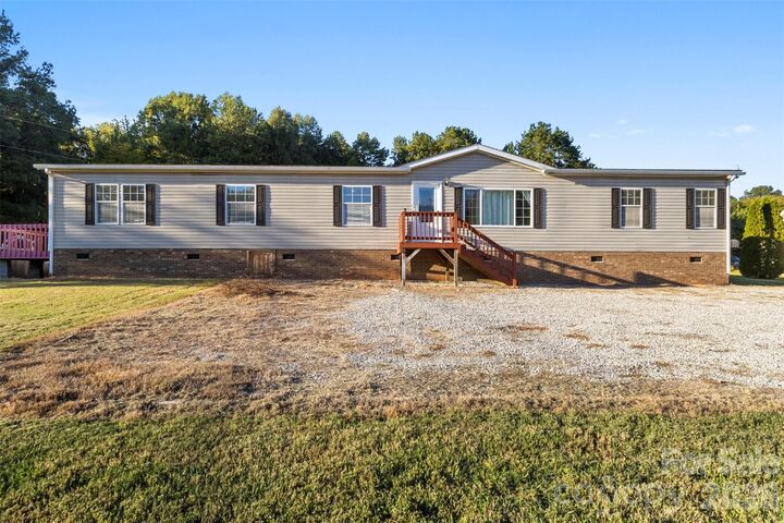 Property Photo: 4770 Enochville Road NC 28081